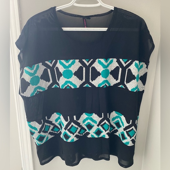 Material Girl - Gorgeous see through shirt alternated with turquoise pattern 🩵 - Picture 4 of 4